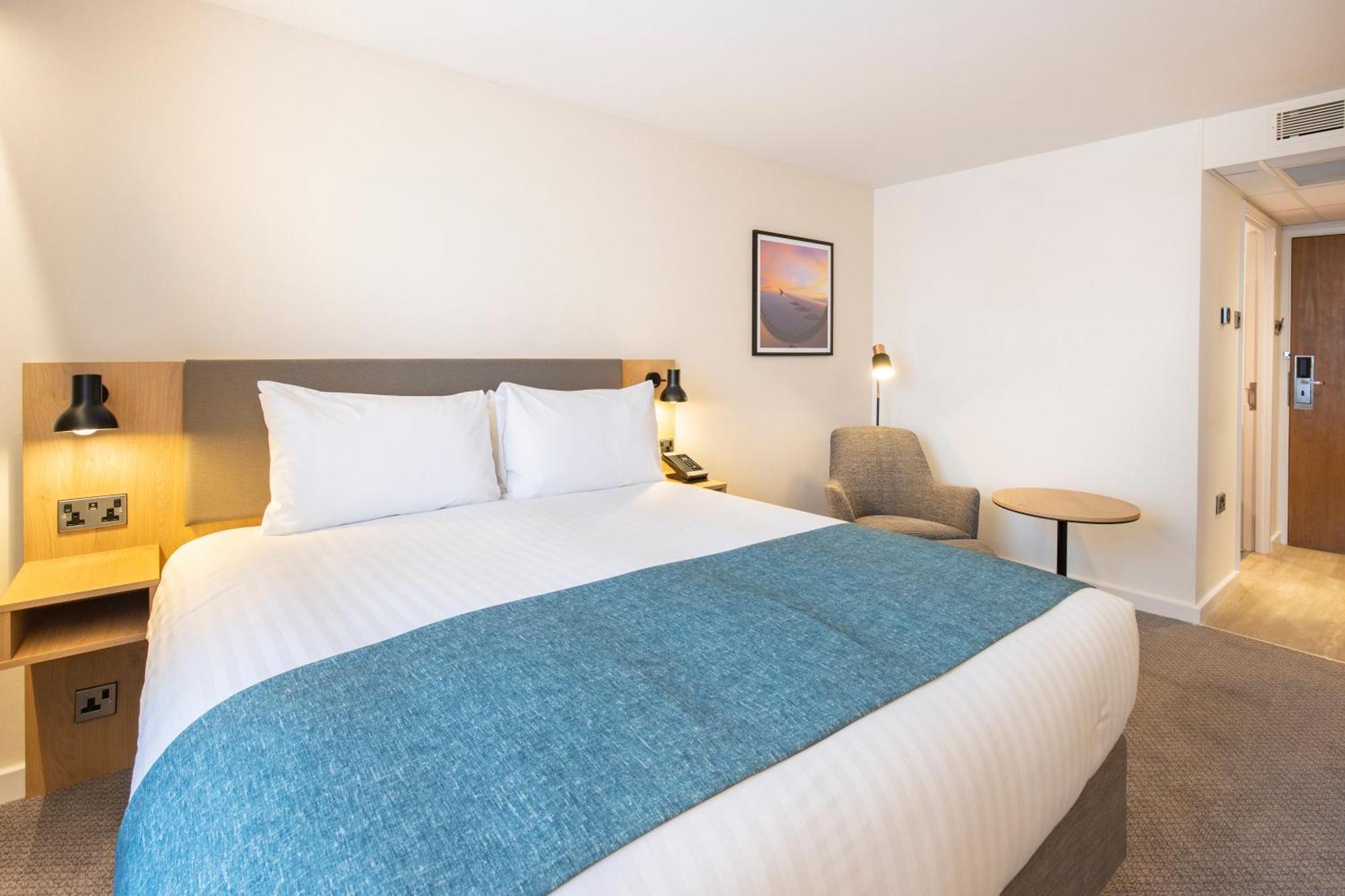 Redhill  Holiday Inn Bristol Airport By Ihg מראה חיצוני תמונה