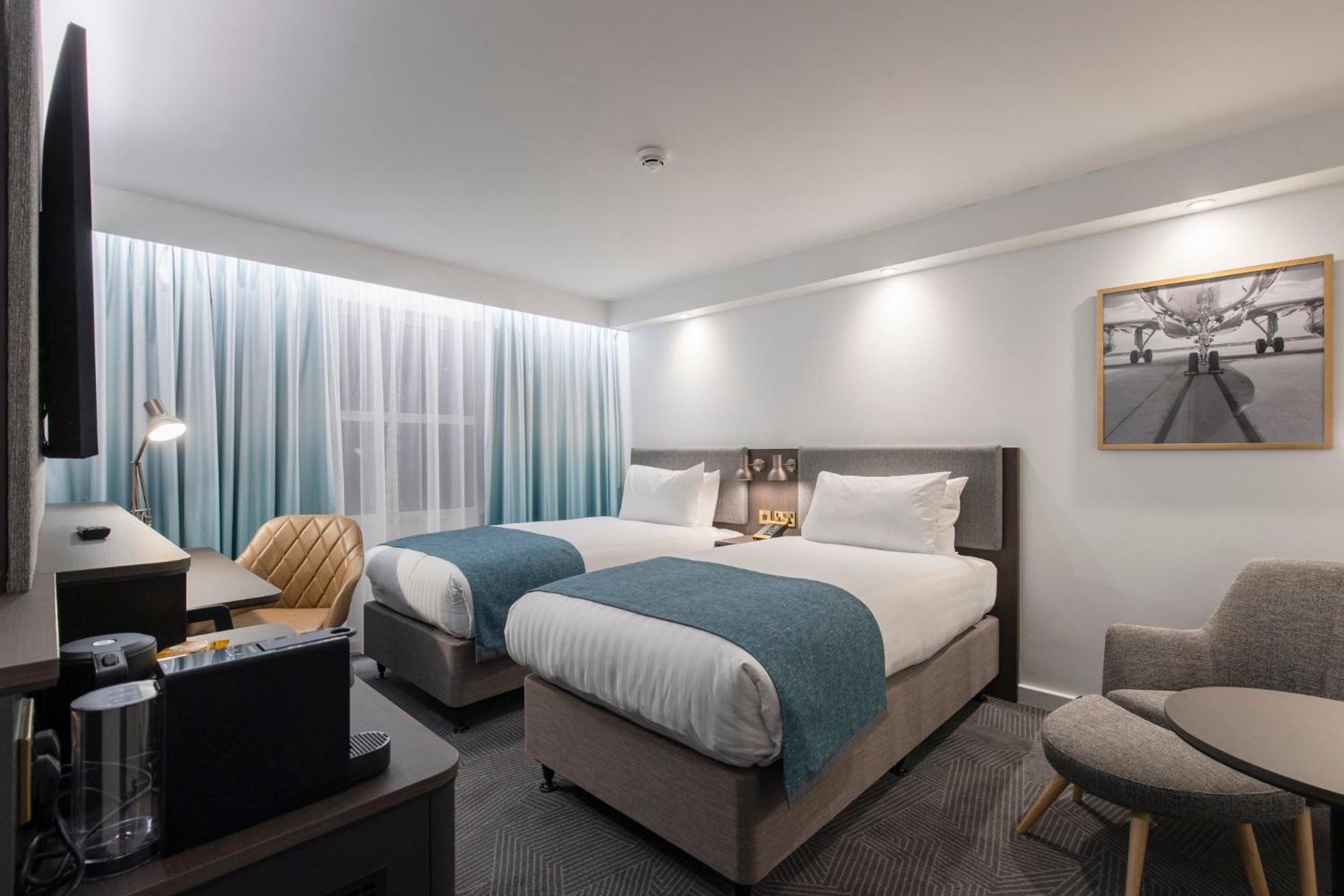 Redhill  Holiday Inn Bristol Airport By Ihg מראה חיצוני תמונה