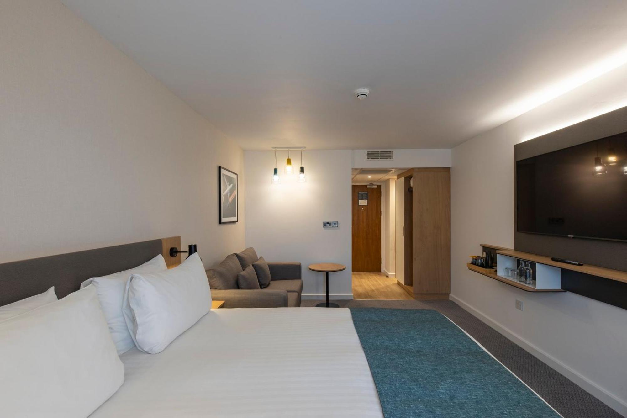 Redhill  Holiday Inn Bristol Airport By Ihg מראה חיצוני תמונה