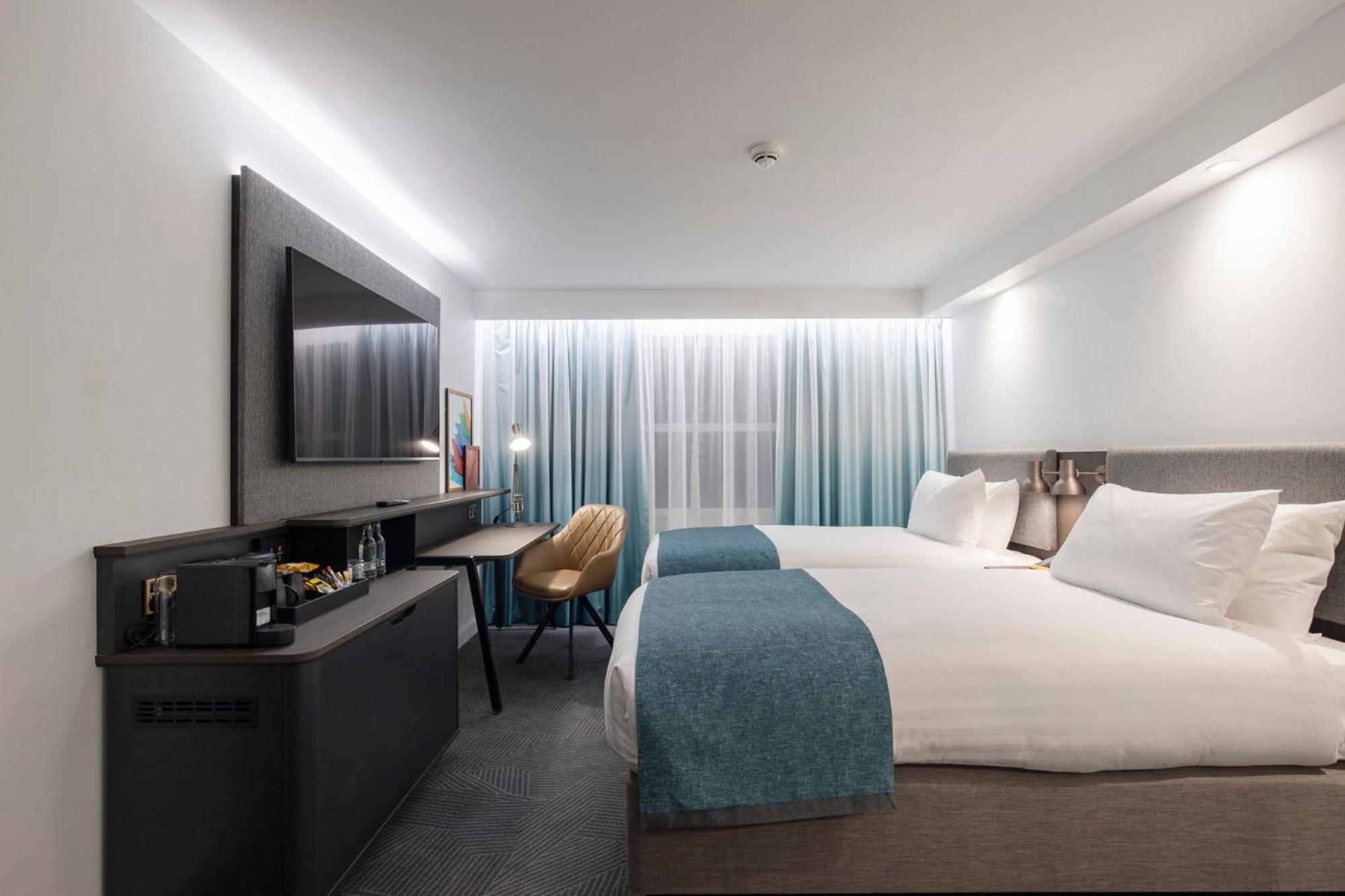 Redhill  Holiday Inn Bristol Airport By Ihg מראה חיצוני תמונה