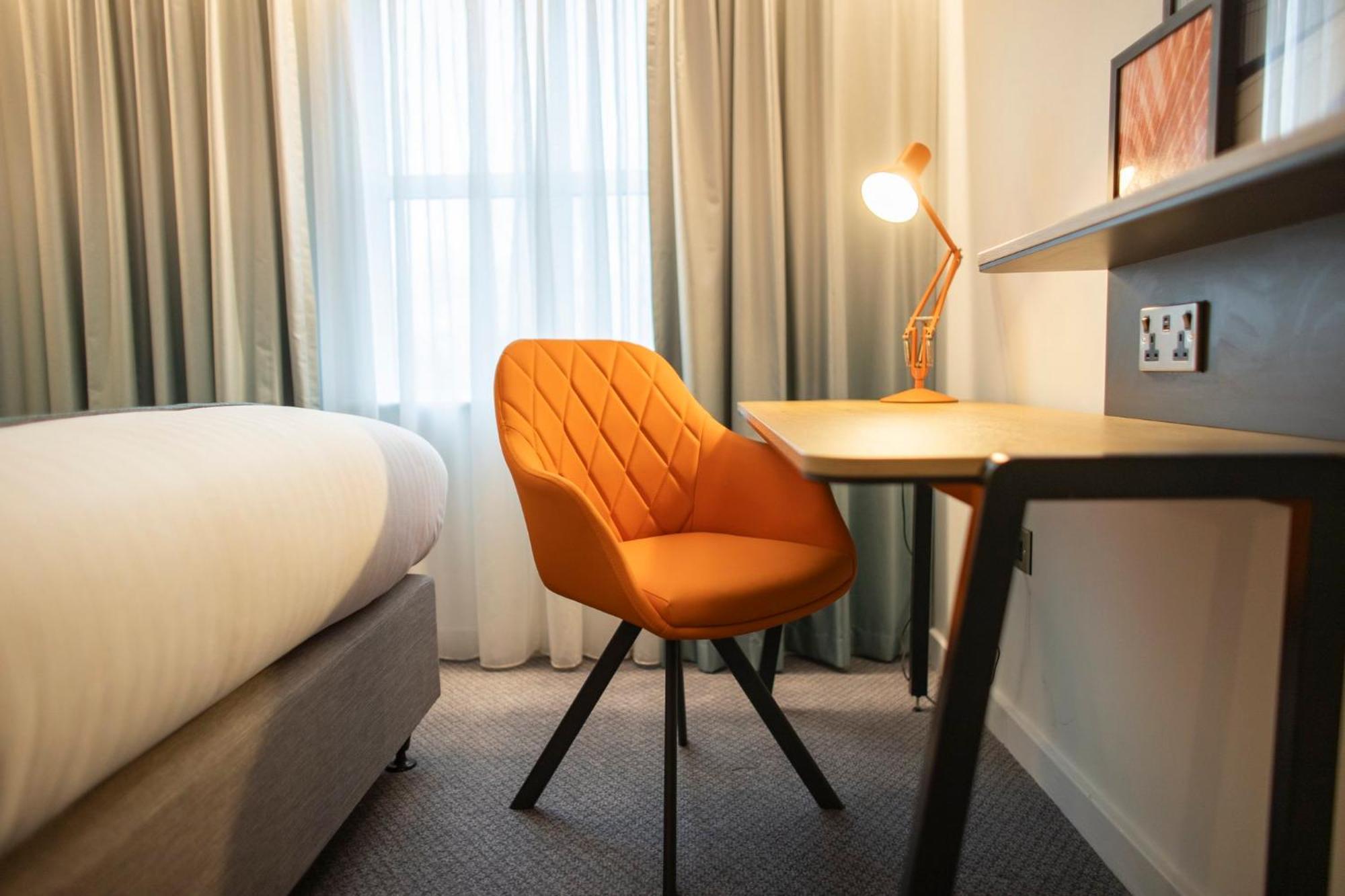 Redhill  Holiday Inn Bristol Airport By Ihg מראה חיצוני תמונה