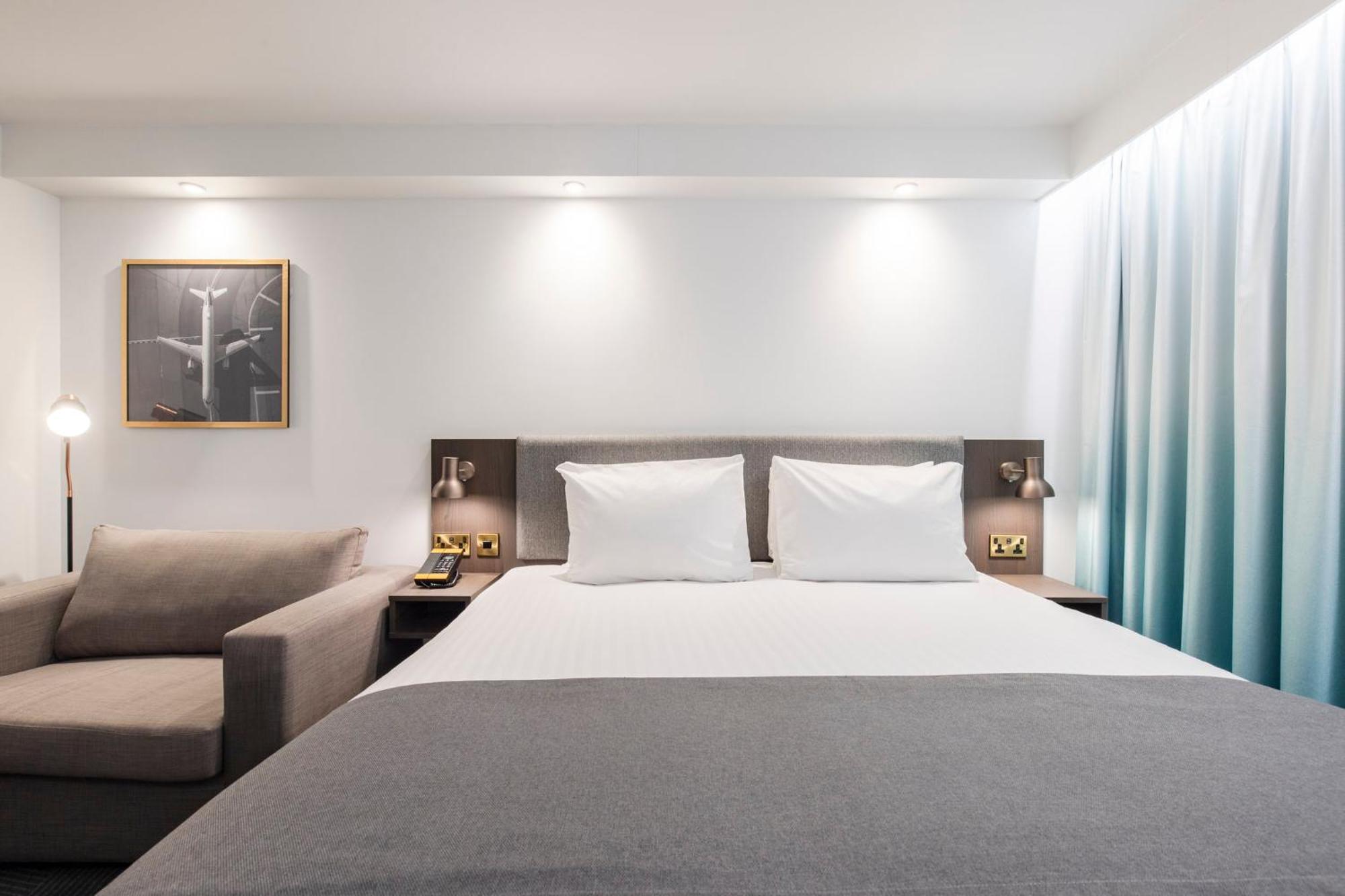 Redhill  Holiday Inn Bristol Airport By Ihg מראה חיצוני תמונה