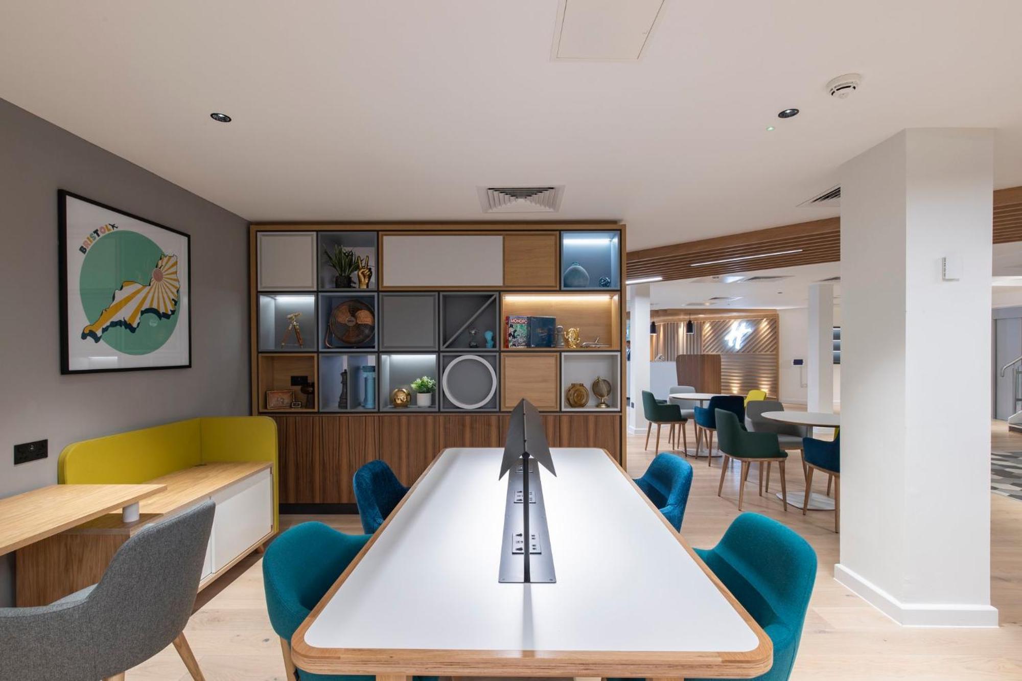 Redhill  Holiday Inn Bristol Airport By Ihg מראה חיצוני תמונה