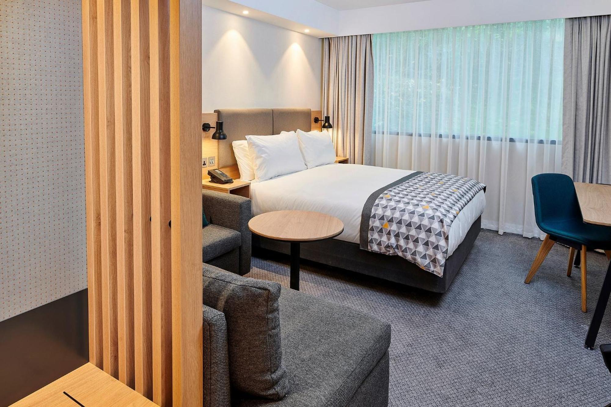 Redhill  Holiday Inn Bristol Airport By Ihg מראה חיצוני תמונה