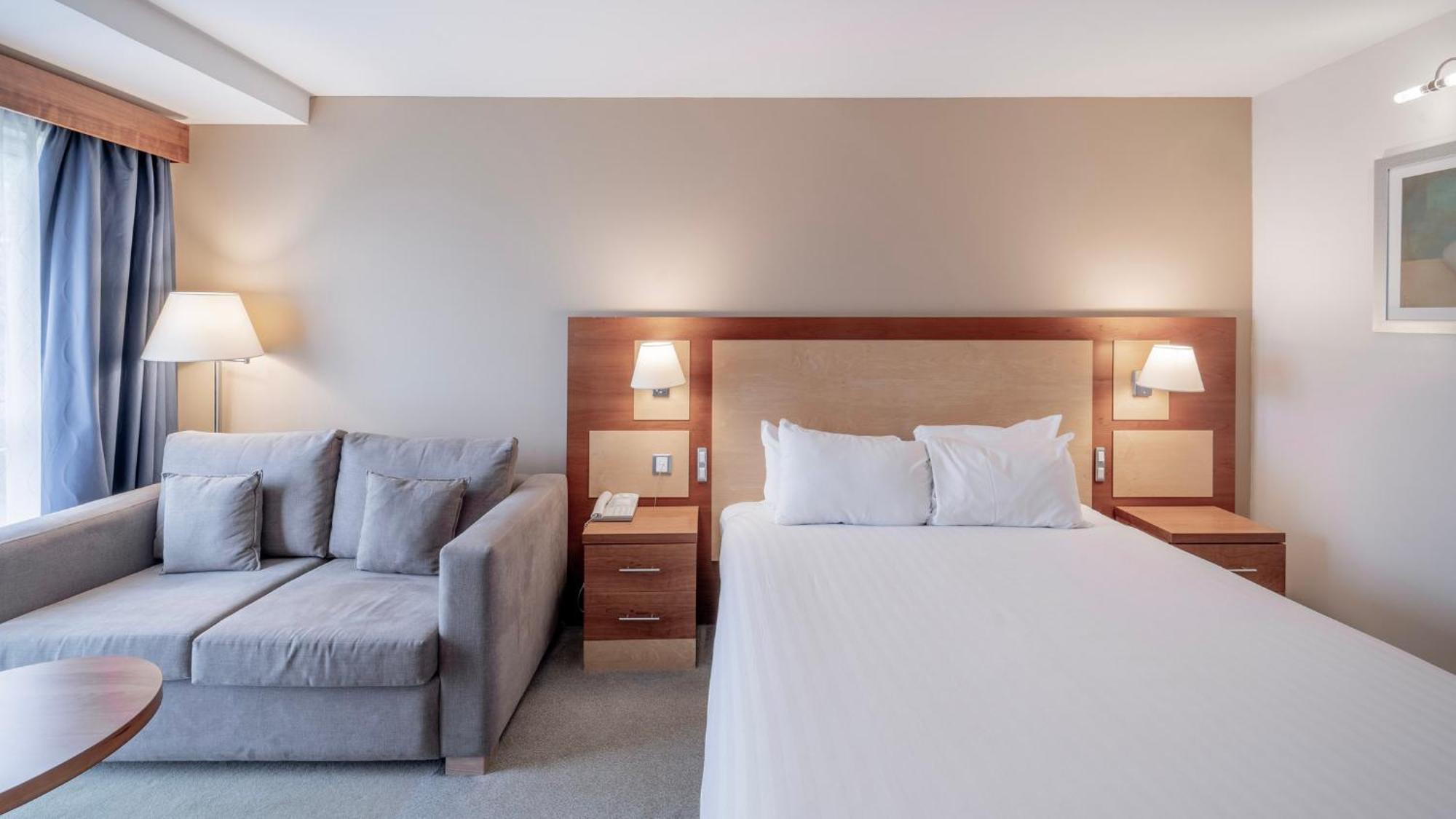Redhill  Holiday Inn Bristol Airport By Ihg מראה חיצוני תמונה
