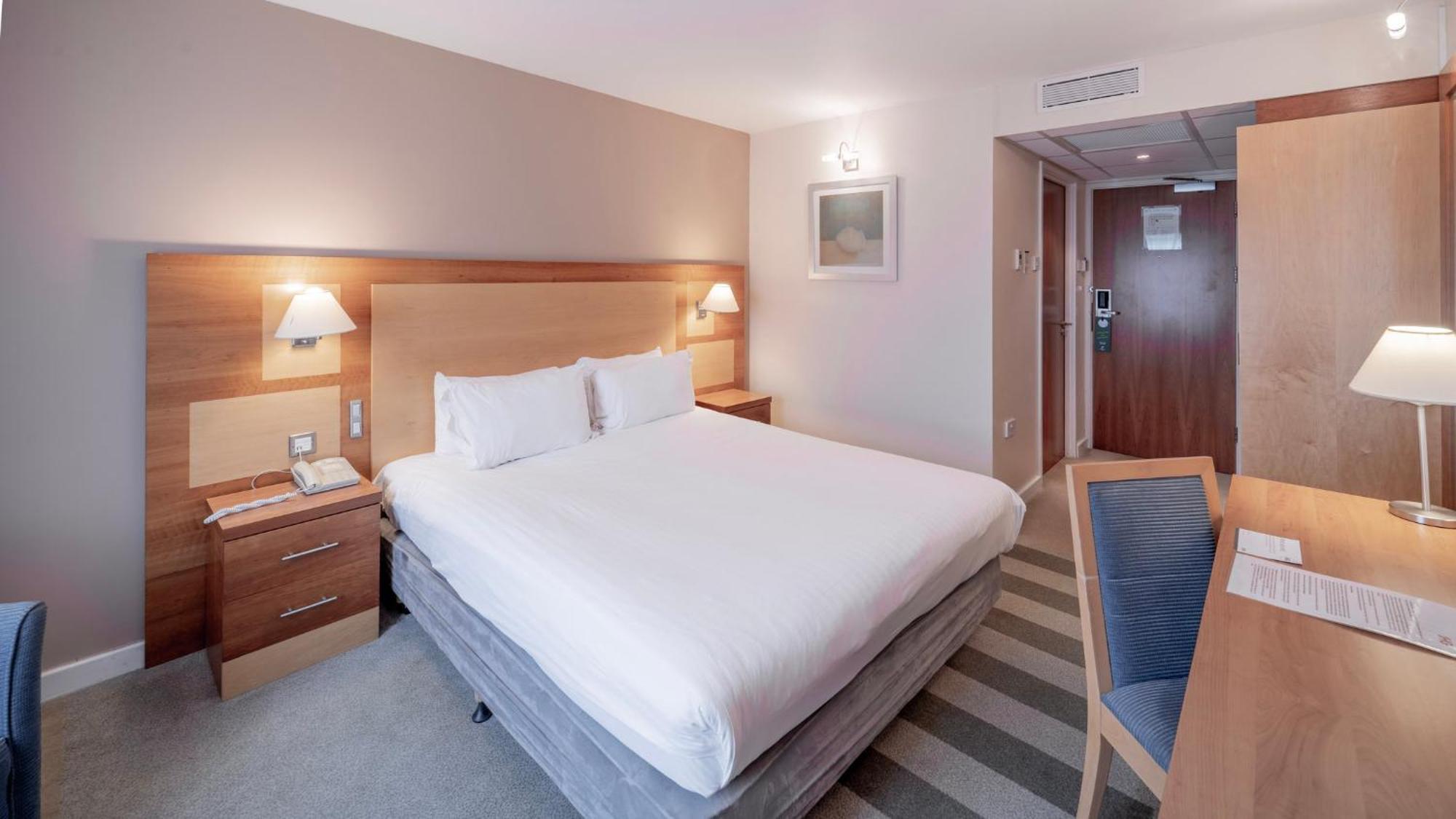 Redhill  Holiday Inn Bristol Airport By Ihg מראה חיצוני תמונה