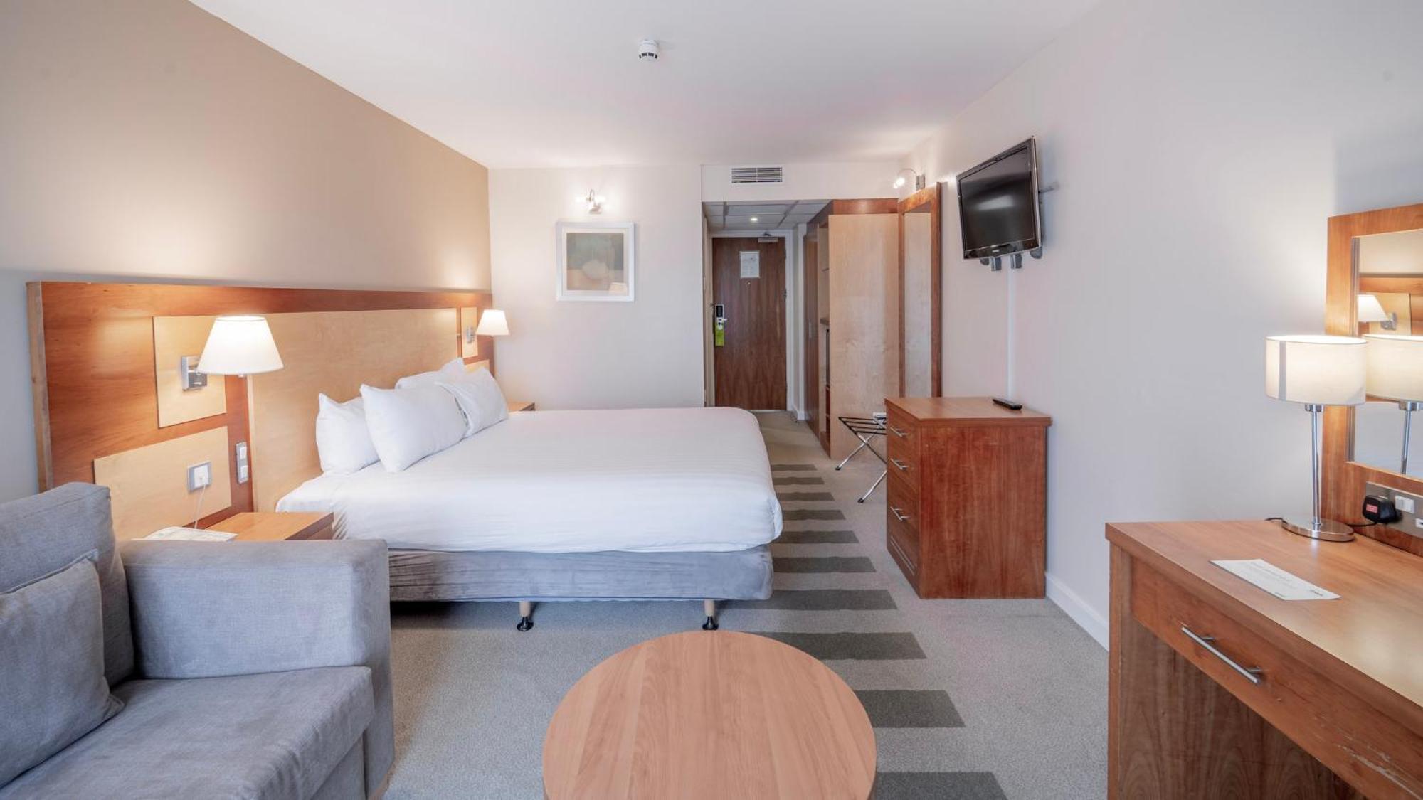 Redhill  Holiday Inn Bristol Airport By Ihg מראה חיצוני תמונה