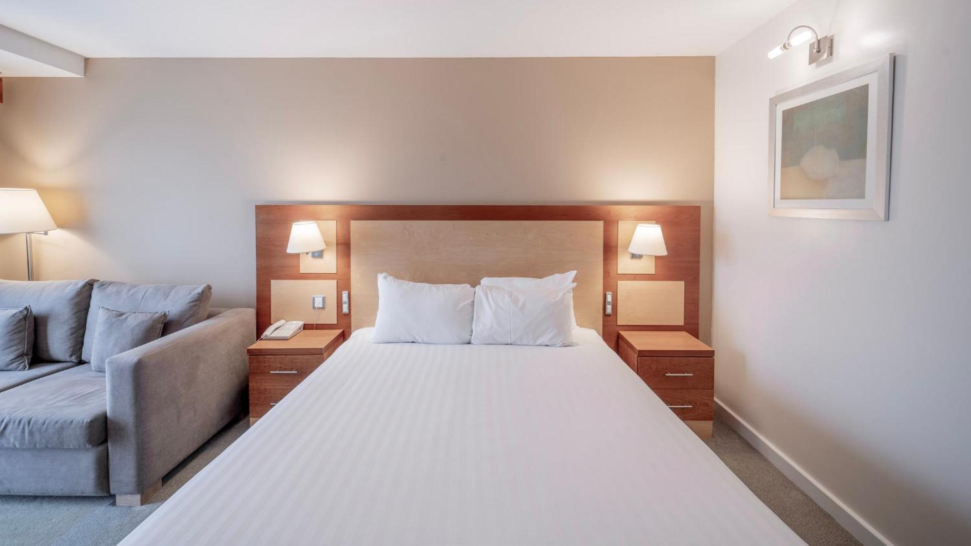 Redhill  Holiday Inn Bristol Airport By Ihg מראה חיצוני תמונה