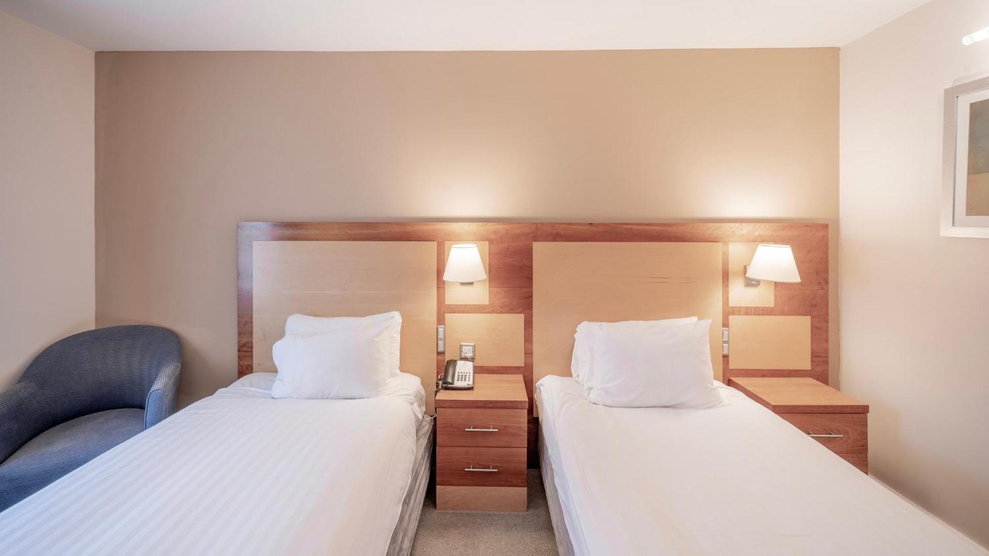 Redhill  Holiday Inn Bristol Airport By Ihg מראה חיצוני תמונה