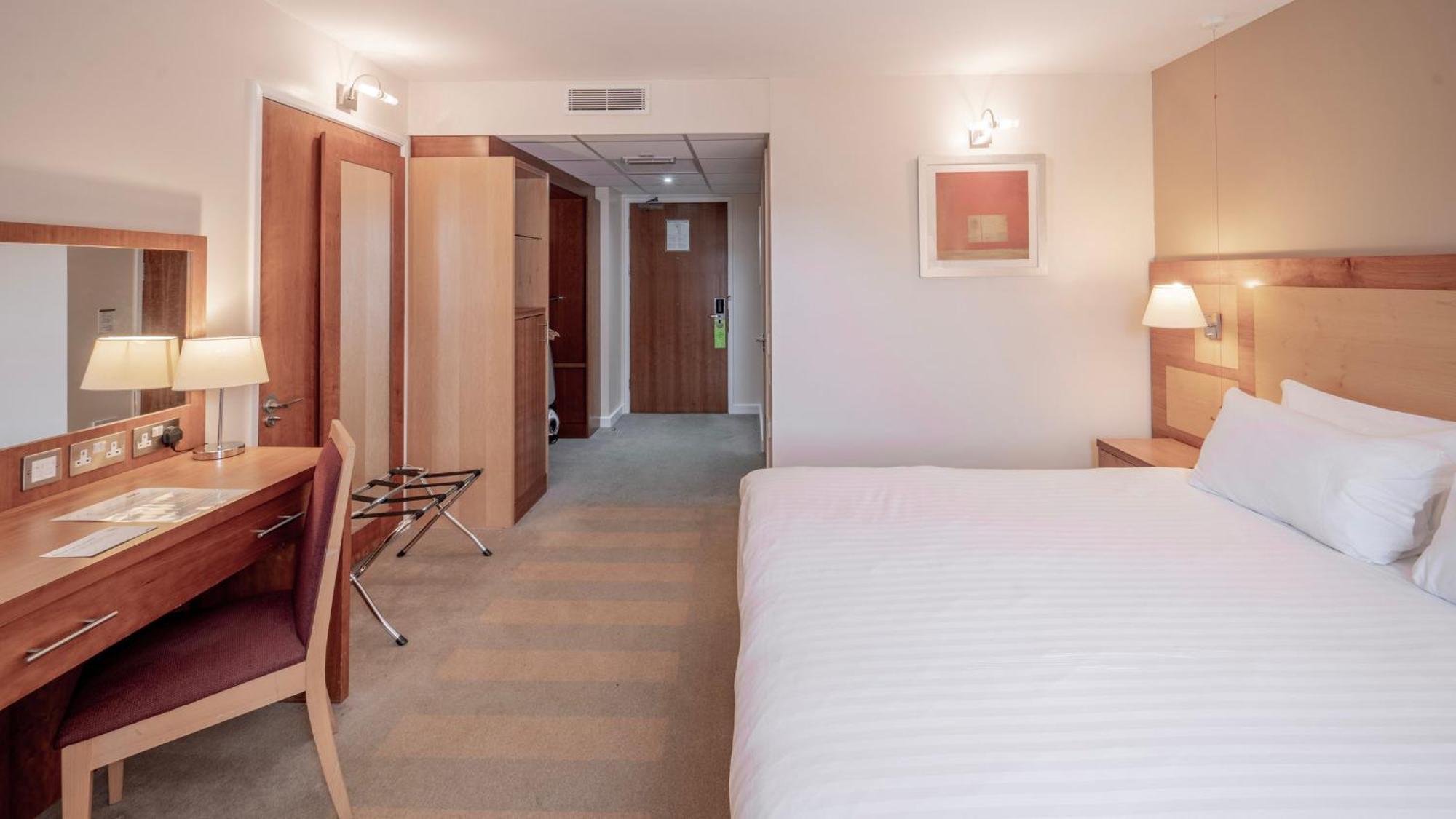 Redhill  Holiday Inn Bristol Airport By Ihg מראה חיצוני תמונה